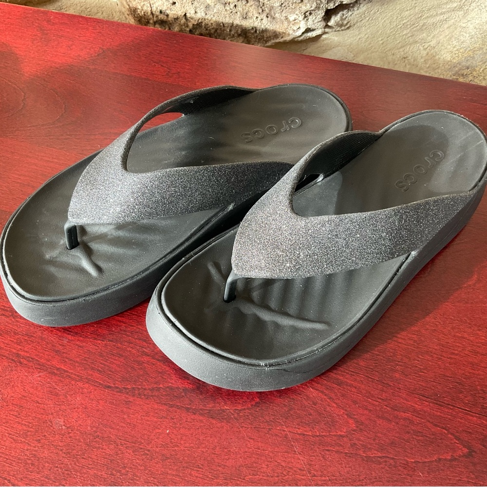 CROCS Women's Black Flip-Flop Sandals